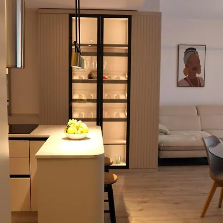 Retreat Chic In The Heart Of Apartment