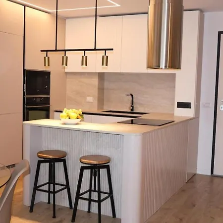 Apartment Retreat Chic In The Heart Of